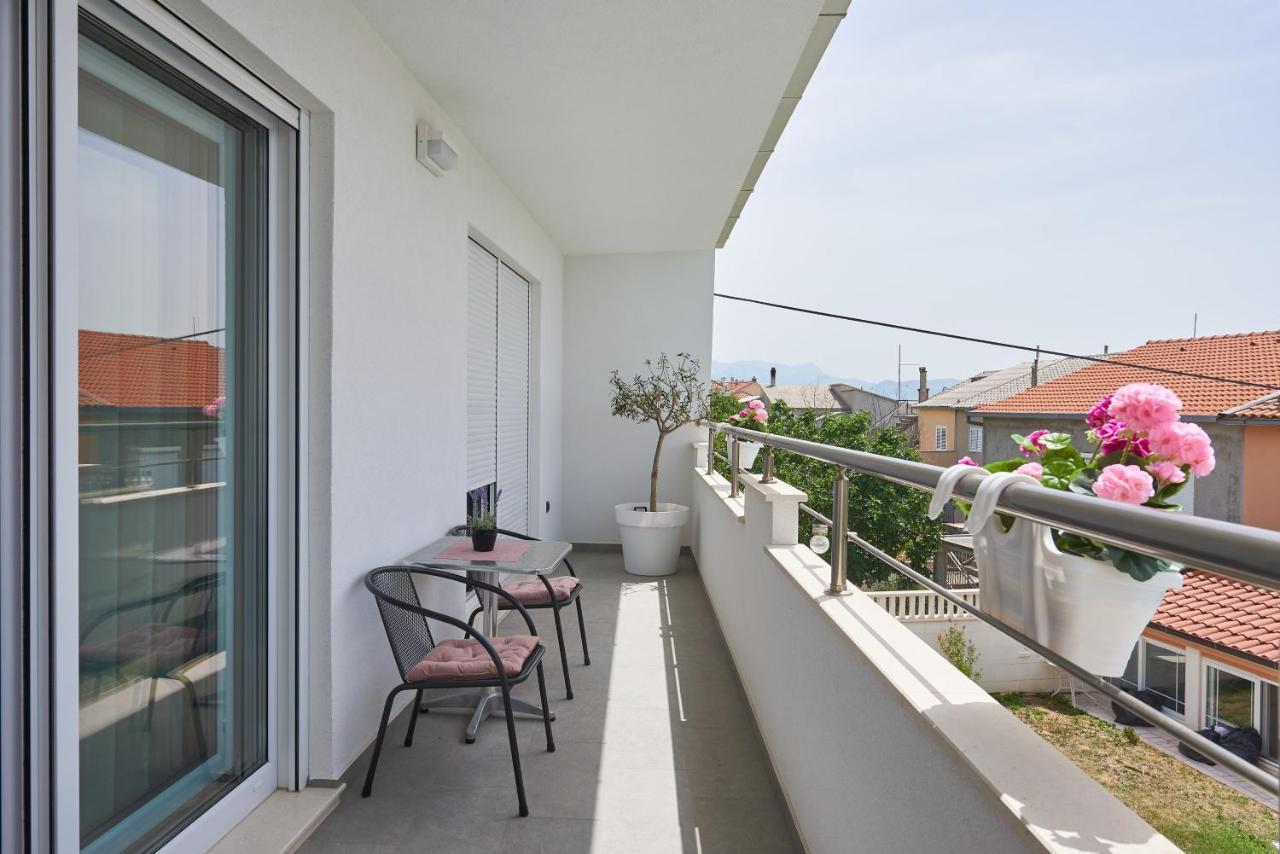 Apartments Infinity Kaštela Esterno foto